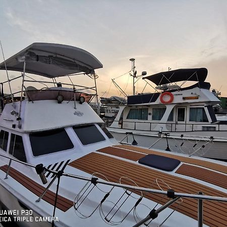 Sweet Elegant Boat Home @ Marina Waterfront Singapore Bagian luar foto
