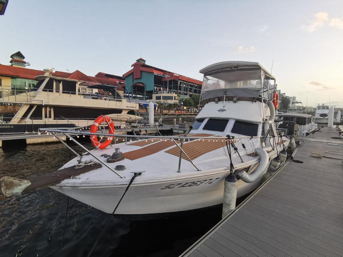 Sweet Elegant Boat Home @ Marina Waterfront Singapore Bagian luar foto