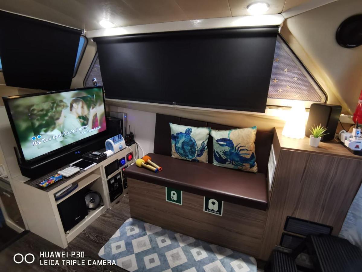 Sweet Elegant Boat Home @ Marina Waterfront Singapore Bagian luar foto